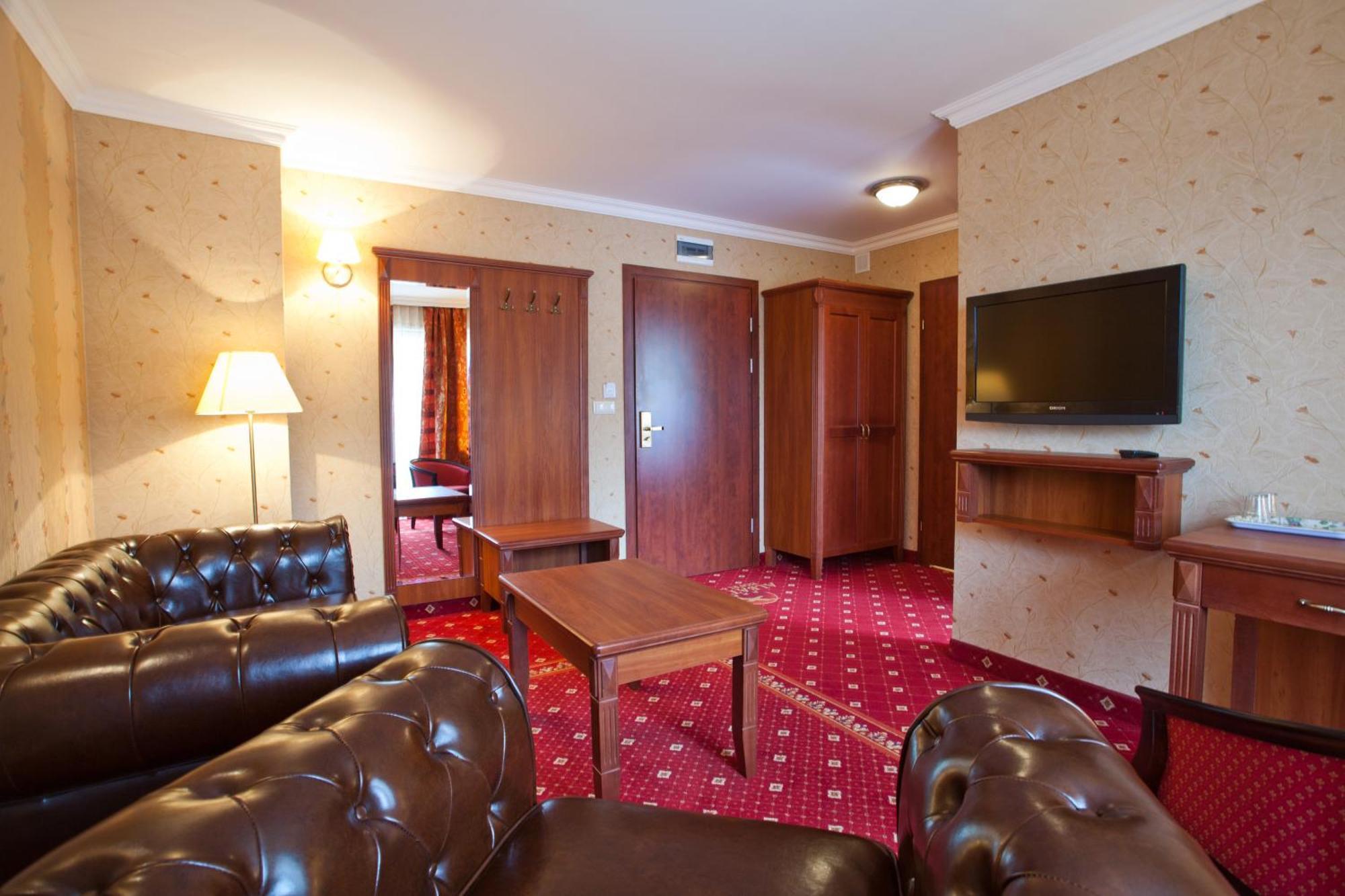 Hotel Albatros Serwy ภายนอก รูปภาพ