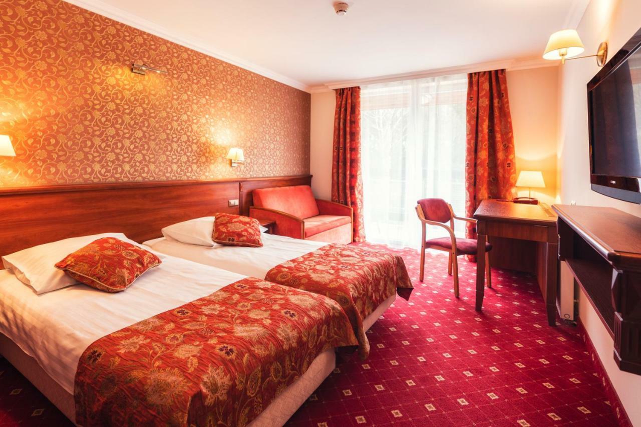 Hotel Albatros Serwy ภายนอก รูปภาพ