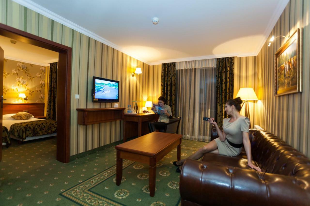 Hotel Albatros Serwy ภายนอก รูปภาพ